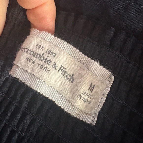 Abercrombie & Fitch Black Textured Fabric - Picture 4 of 5